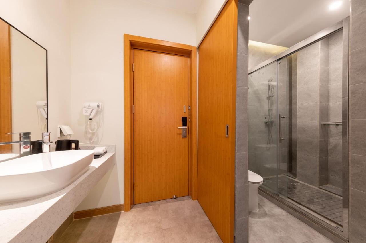 Xana Lite Hotel - Guangzhou Fangcun Huadiwan Metro Station Екстериор снимка