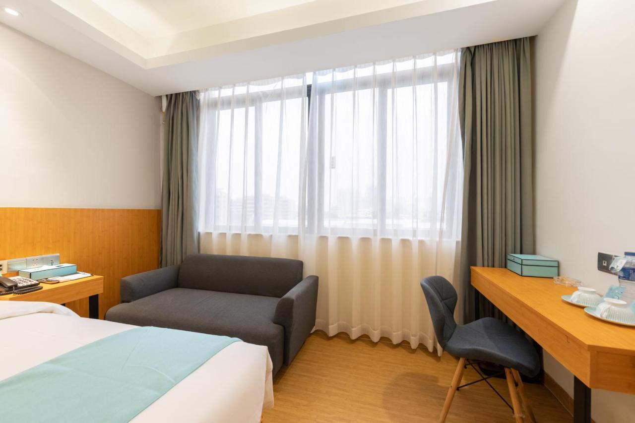 Xana Lite Hotel - Guangzhou Fangcun Huadiwan Metro Station Екстериор снимка