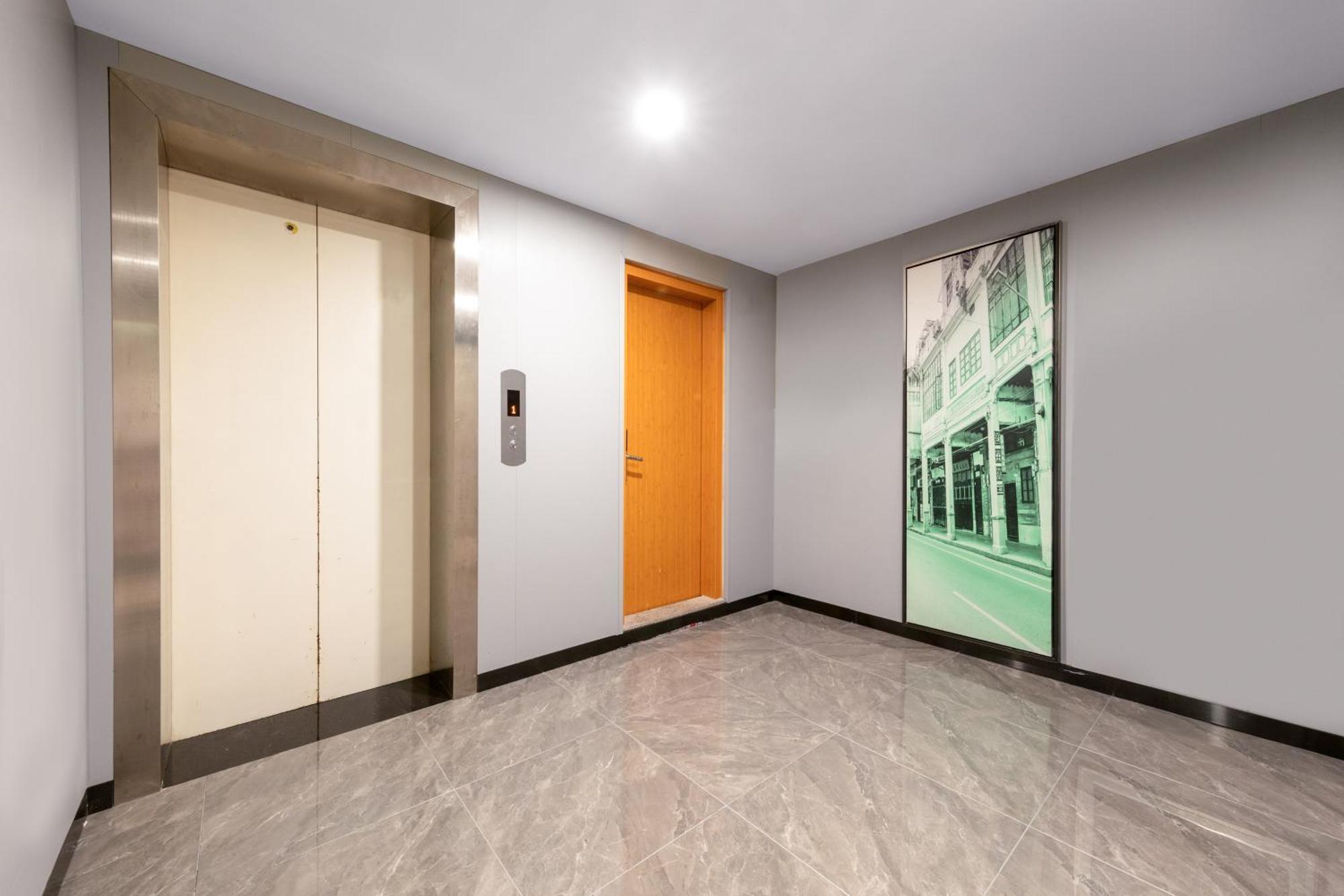 Xana Lite Hotel - Guangzhou Fangcun Huadiwan Metro Station Екстериор снимка