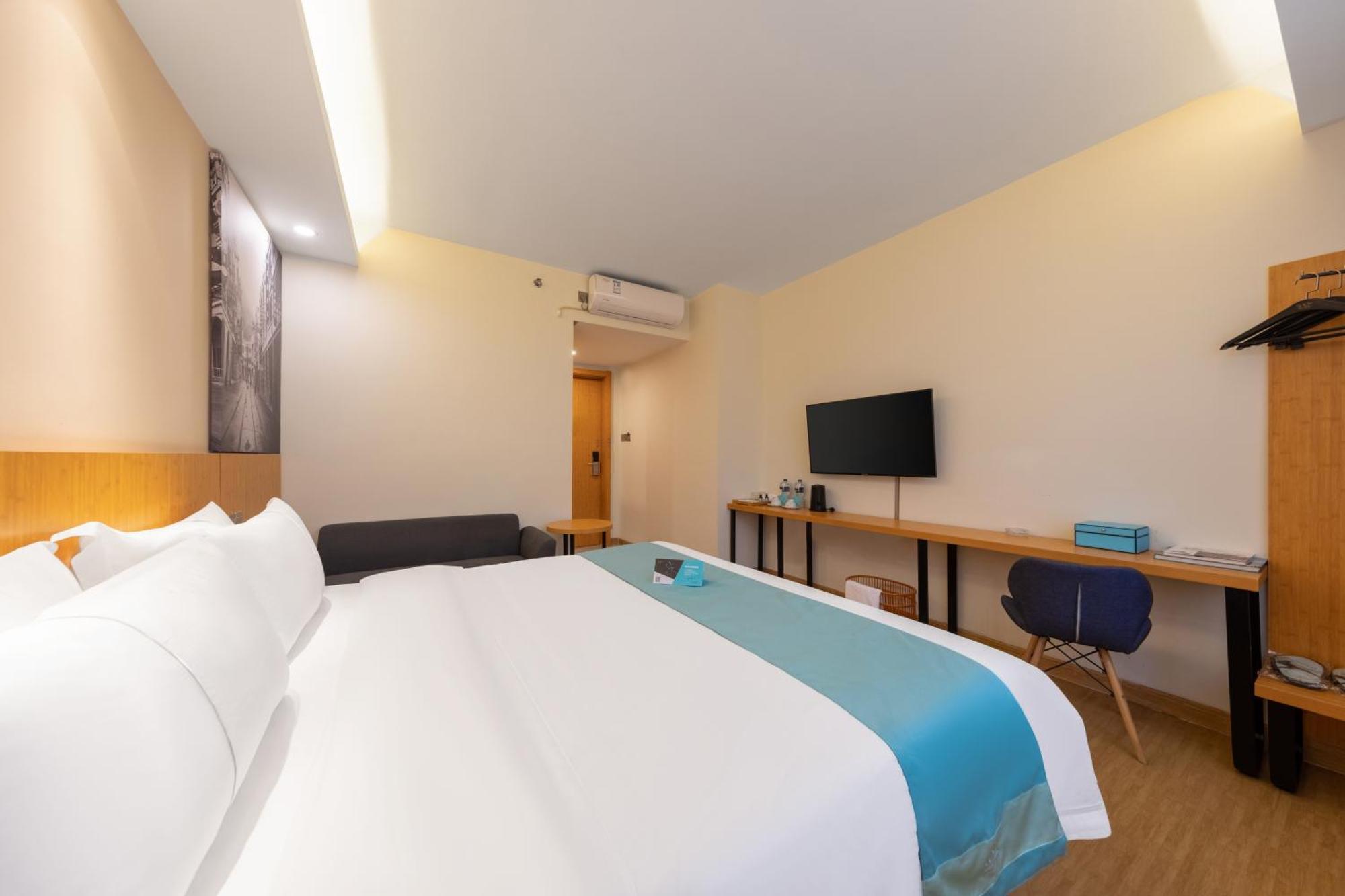 Xana Lite Hotel - Guangzhou Fangcun Huadiwan Metro Station Екстериор снимка