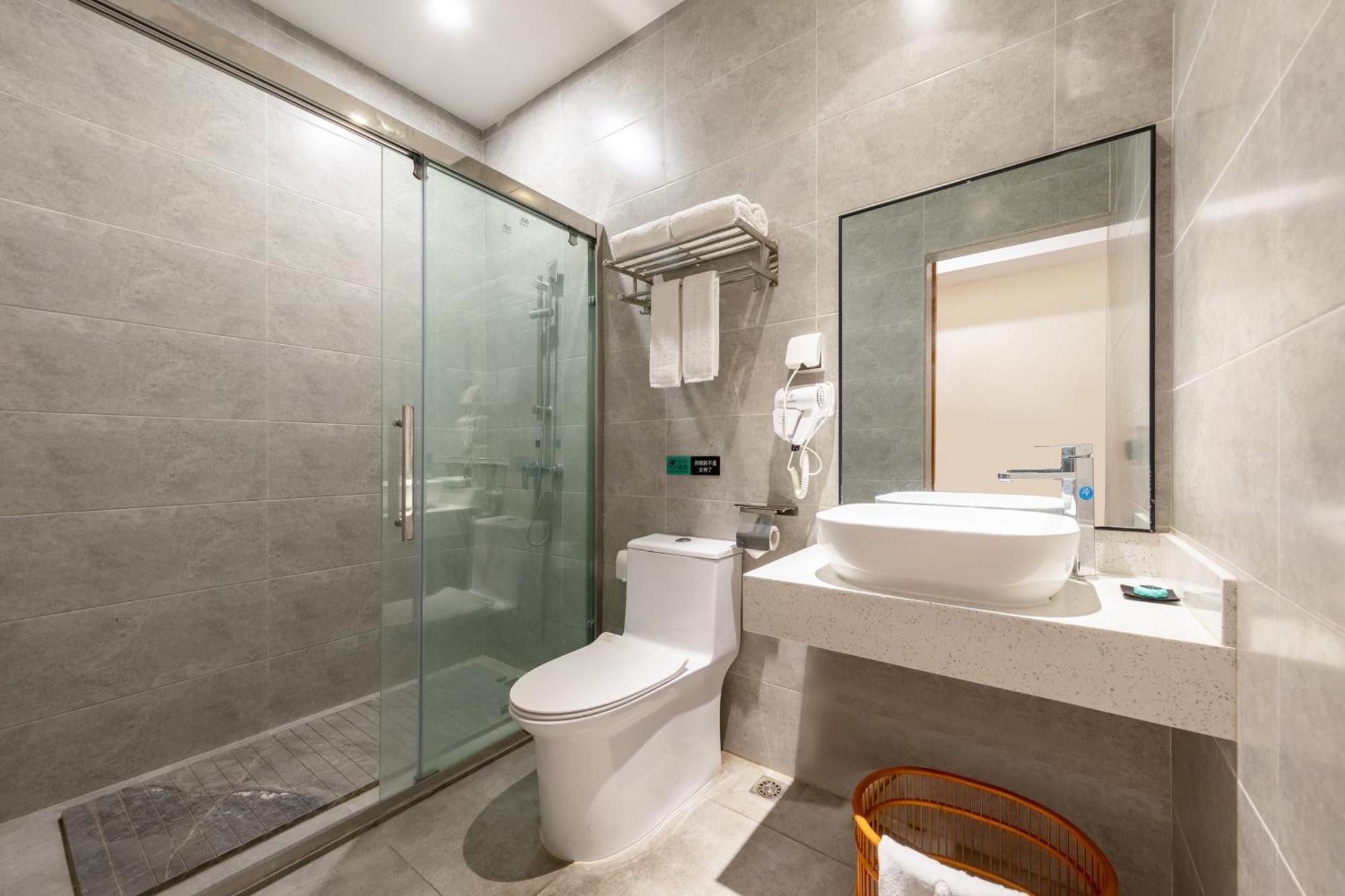 Xana Lite Hotel - Guangzhou Fangcun Huadiwan Metro Station Екстериор снимка