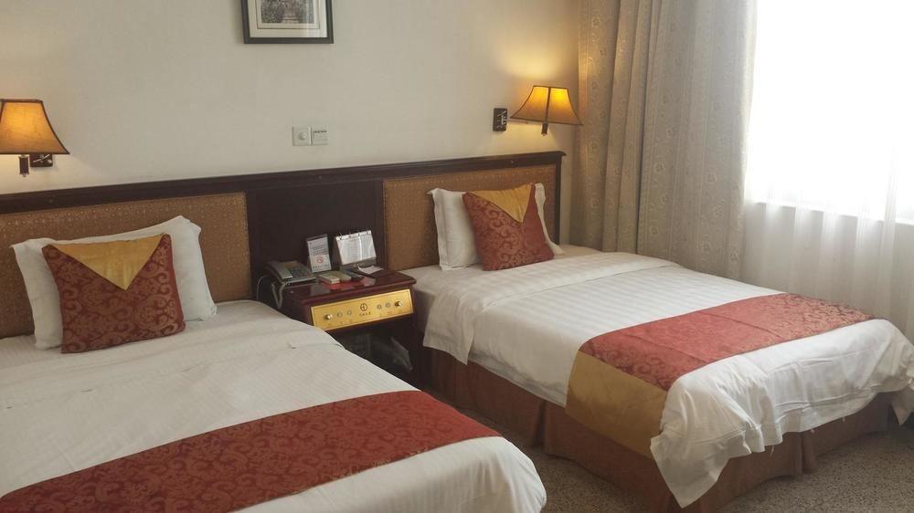 Xana Lite Hotel - Guangzhou Fangcun Huadiwan Metro Station Екстериор снимка