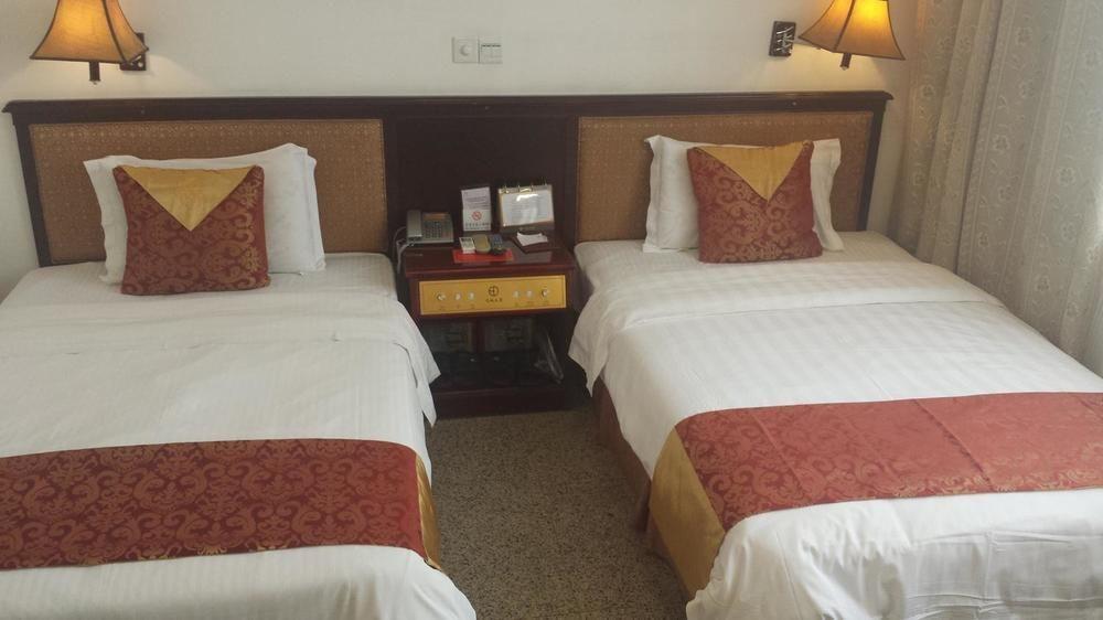 Xana Lite Hotel - Guangzhou Fangcun Huadiwan Metro Station Екстериор снимка