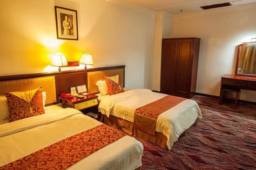 Xana Lite Hotel - Guangzhou Fangcun Huadiwan Metro Station Екстериор снимка